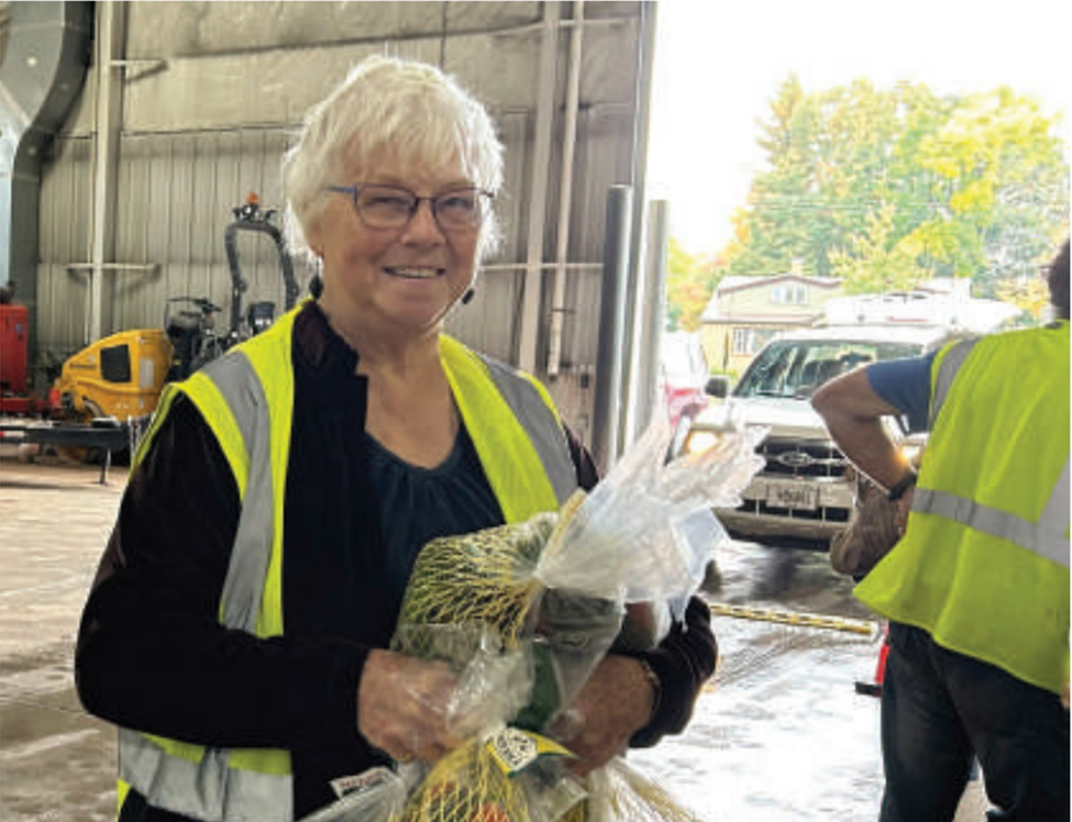 Prior to volunteering, Laurel regularly drove her elderly neighbors to our Mobile Food Pantry Program to help them get food. Once her friends passed away, she decided to come back to the distribution to lend a hand.